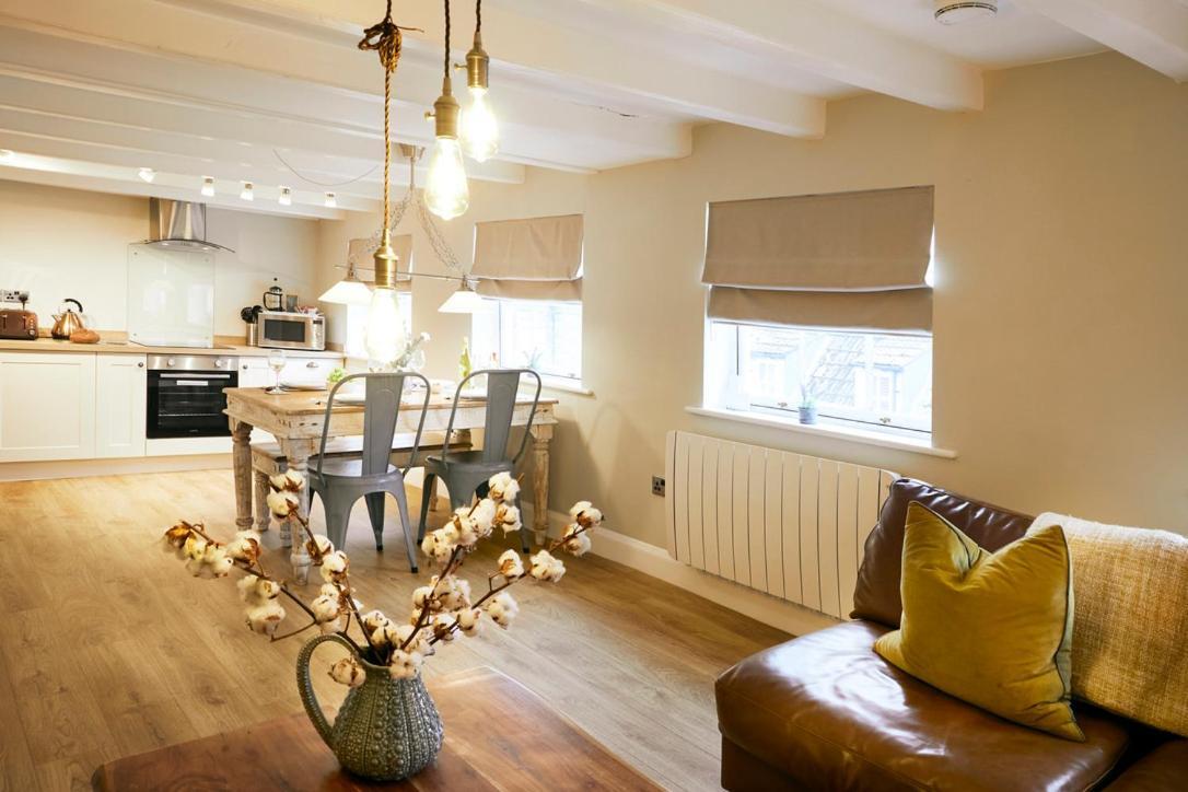 Glasswing Stays The Nest Whitby Extérieur photo
