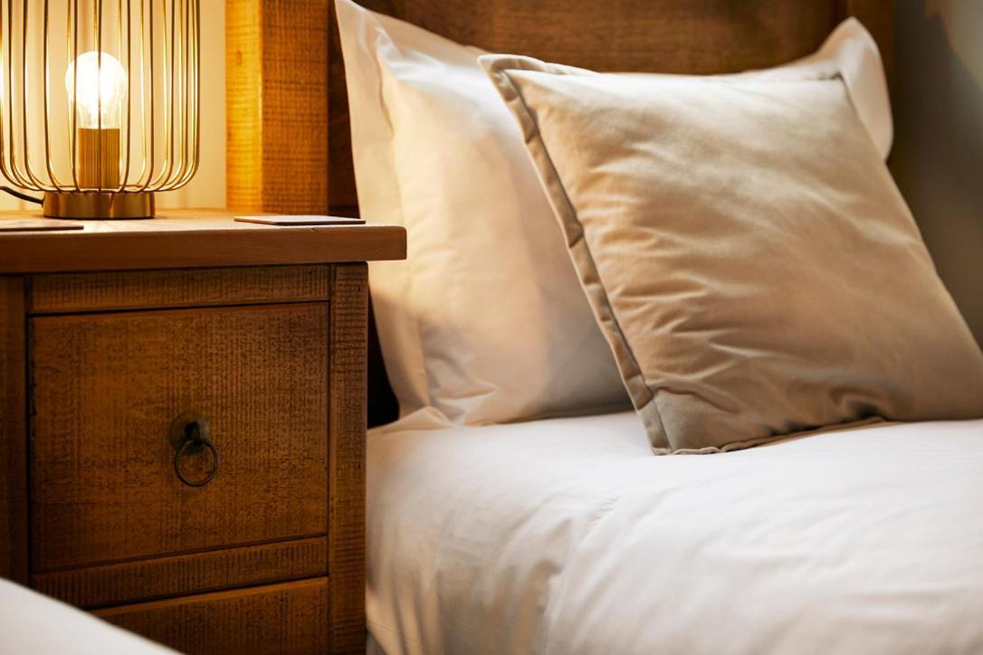 Glasswing Stays The Nest Whitby Extérieur photo