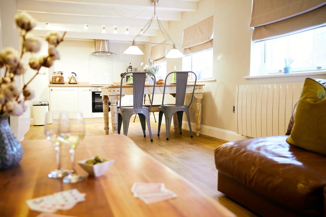 Glasswing Stays The Nest Whitby Extérieur photo