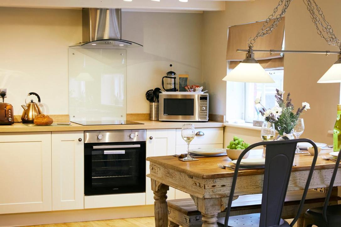 Glasswing Stays The Nest Whitby Extérieur photo