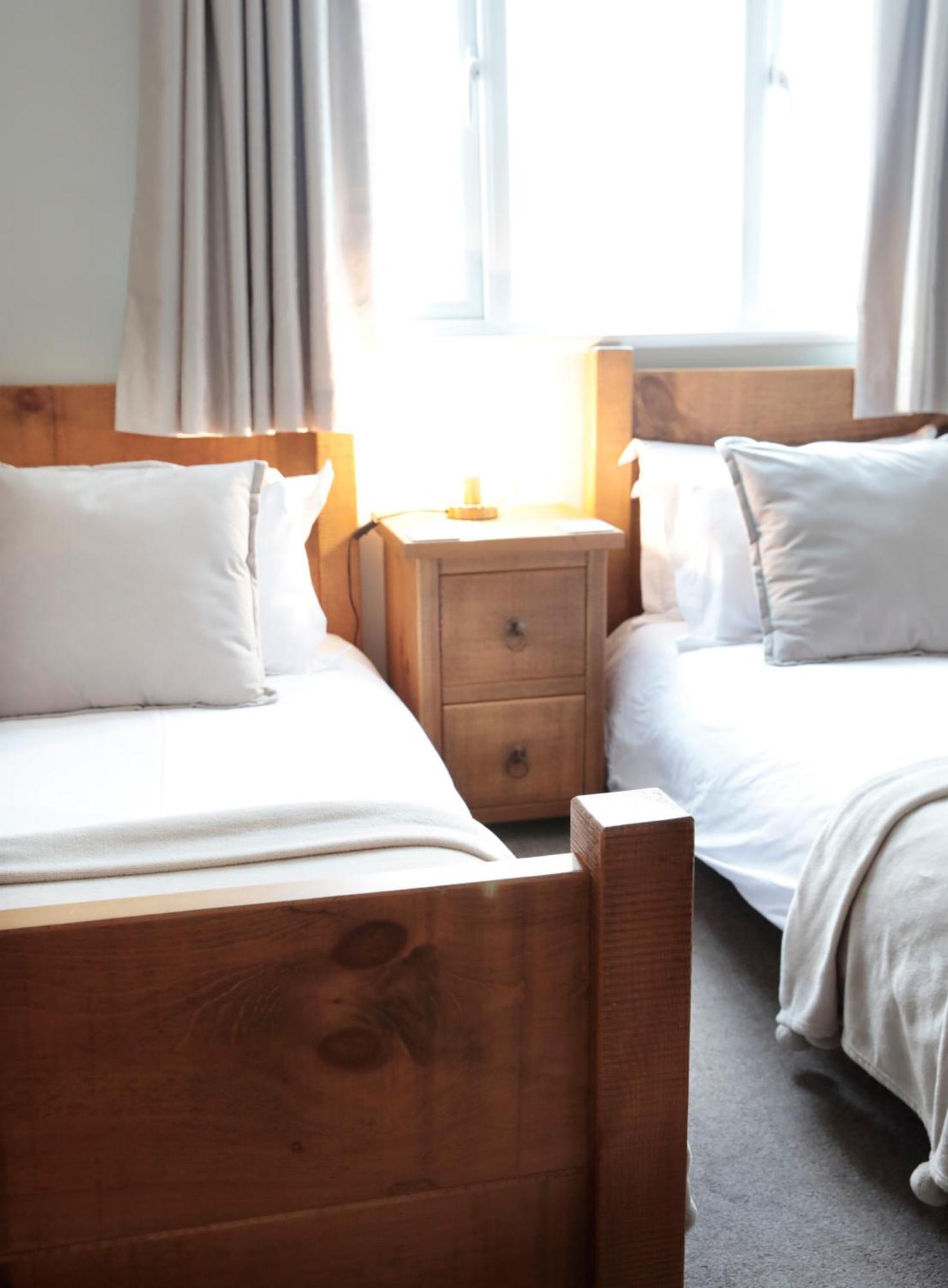 Glasswing Stays The Nest Whitby Extérieur photo